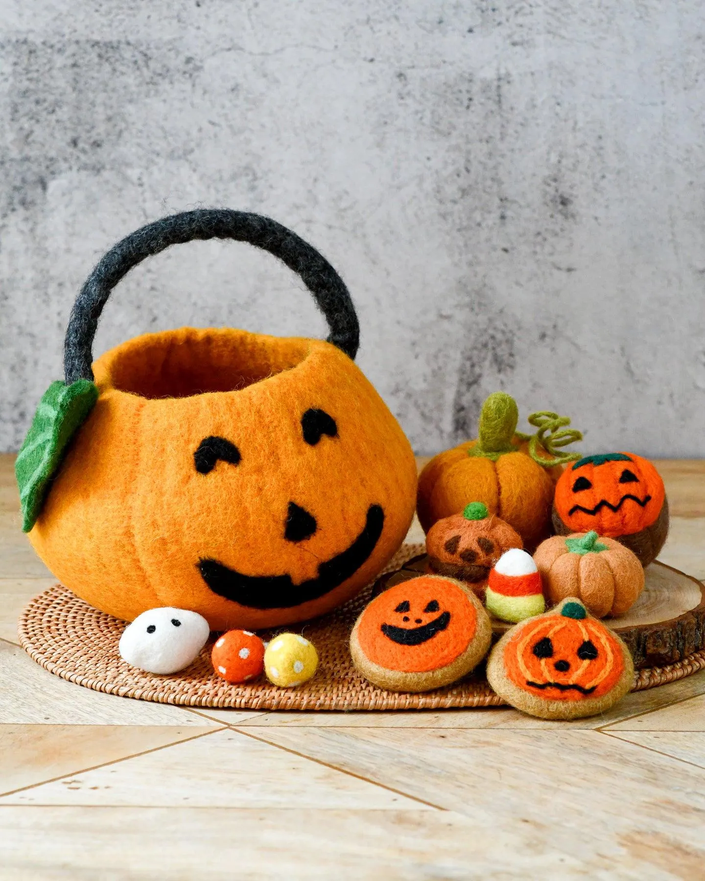 Felt Jack O' Lantern Pumpkin (Trick-Or-Treat) Grazing Set